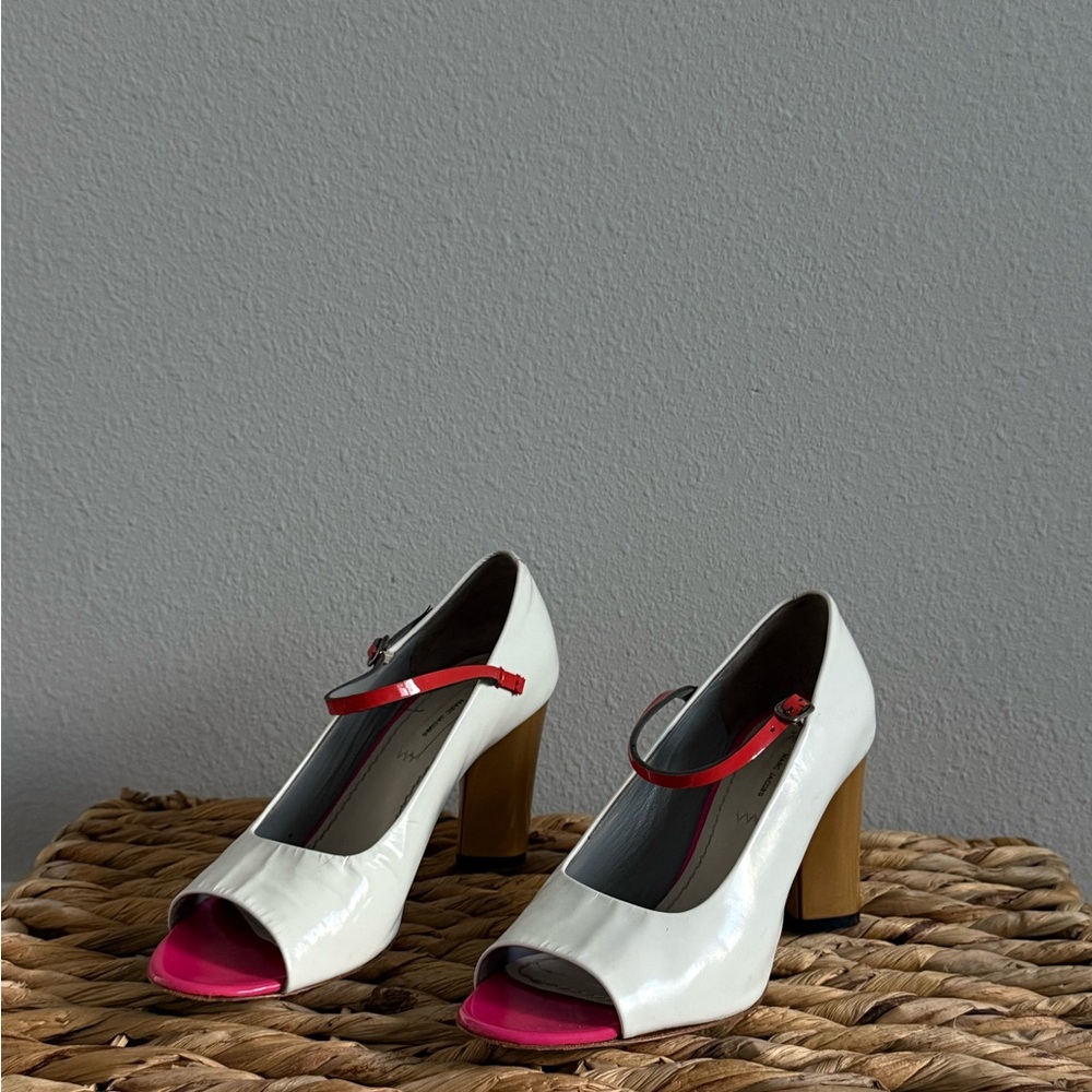 Marc Jacobs White and Pink Peep-Toe Heels